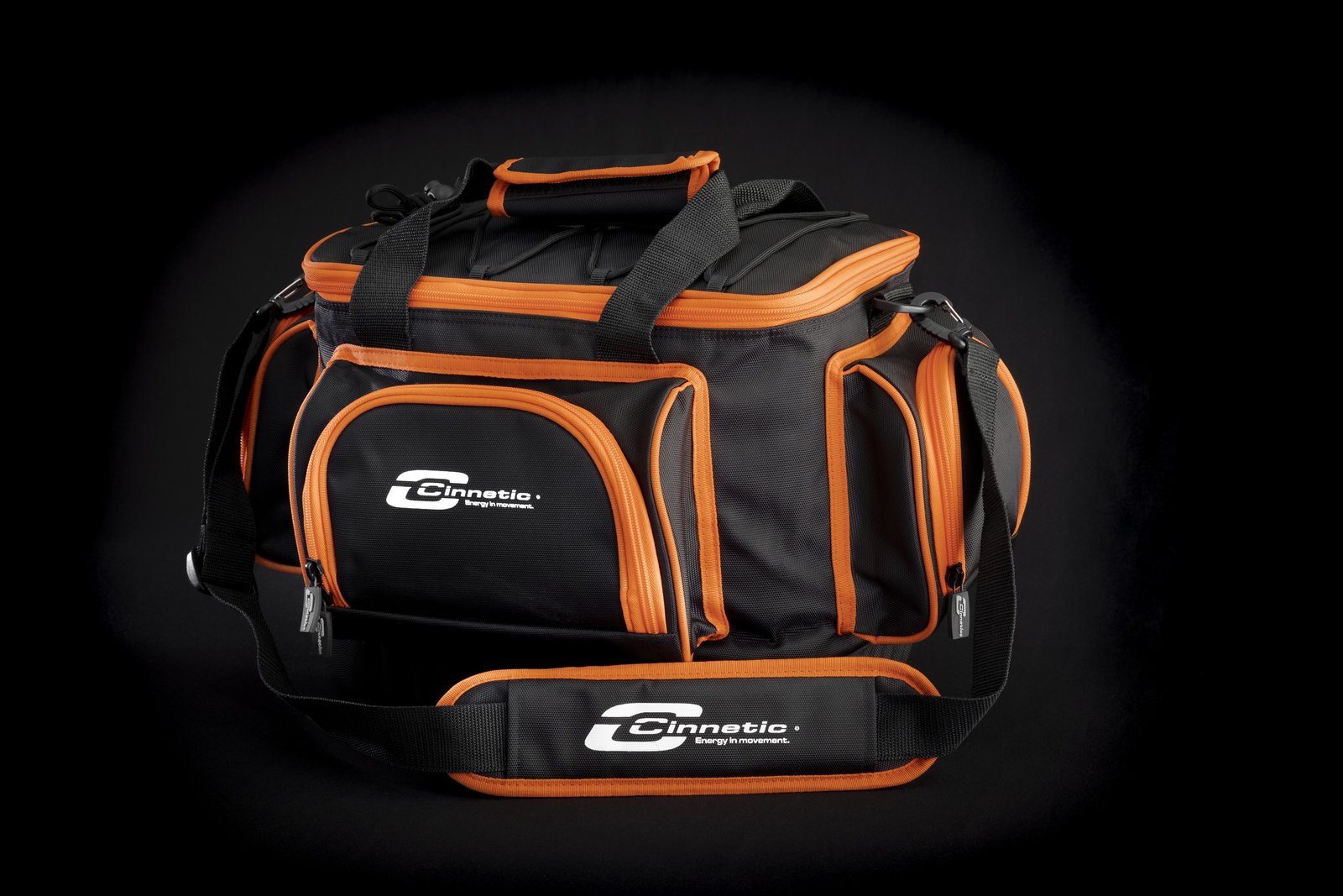 Macuto de pesca Cinnetic Reinforced Base Bag naranja y negro con base rígida