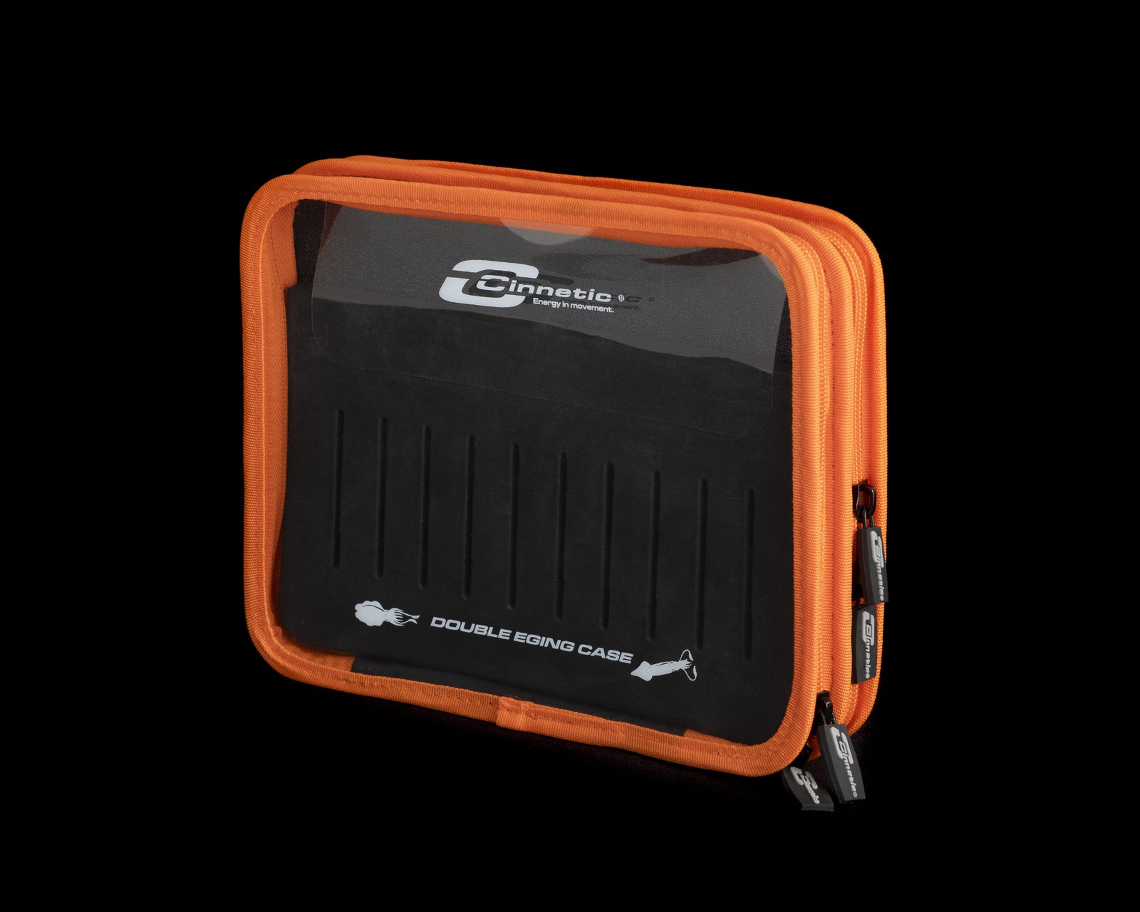 Estuche para egis Cinnetic Double Eging Case abierto con egis insertados en foam